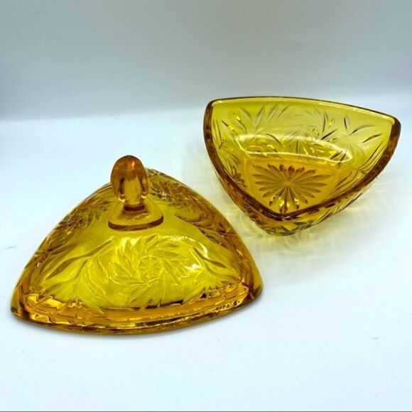 Hazel Atlas Gold Amber Pinwheel Triangle Candy Box w/ Finial Lid - Picture 8 of 15